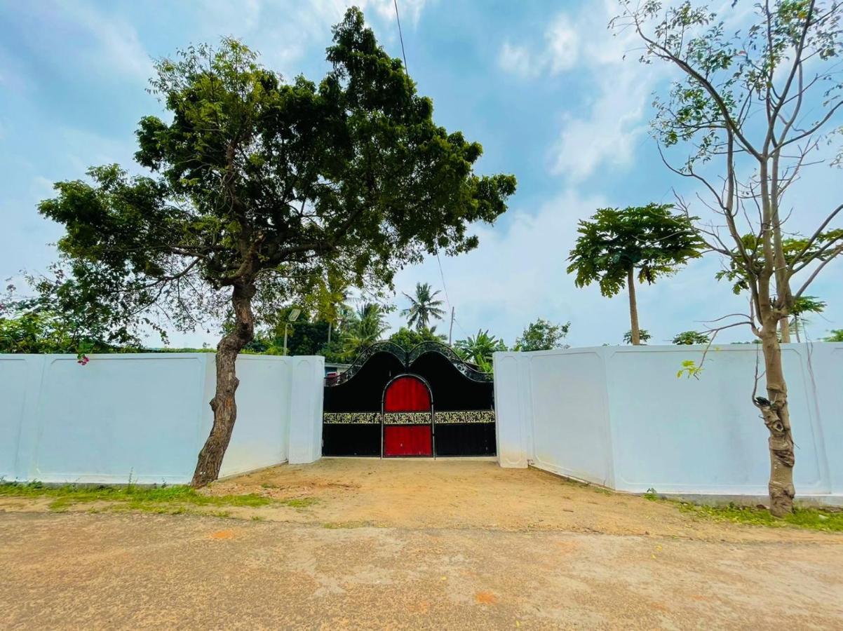 Ratnam Hotel Jaffna Eksteriør bilde